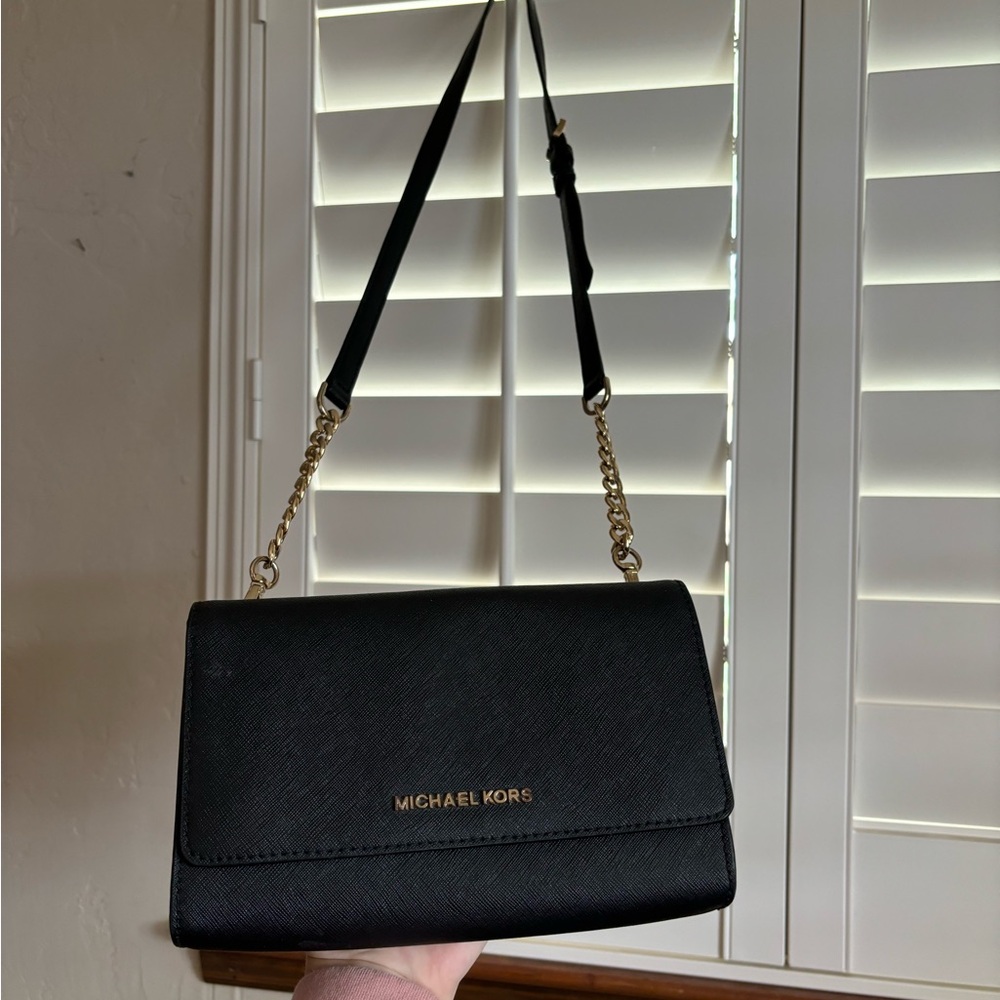 Michael kors black cross over bag
